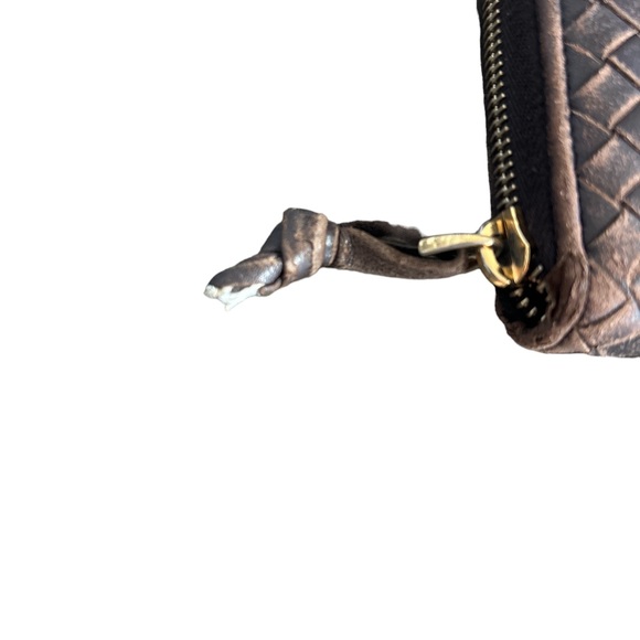 Bottega Veneta Intrecciato Leather Wallet - Picture 2 of 12